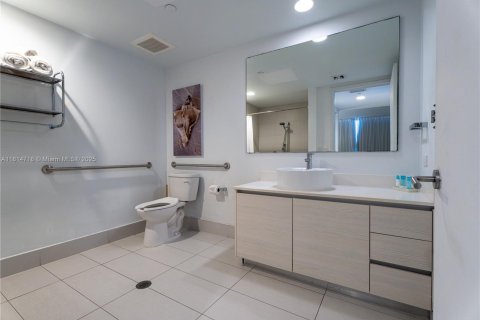 Condo in Hallandale Beach, Florida, 2 bedrooms  № 1766480 - photo 8