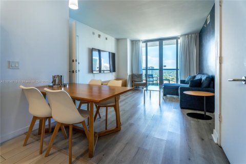 Condo in Hallandale Beach, Florida, 2 bedrooms  № 1766480 - photo 14