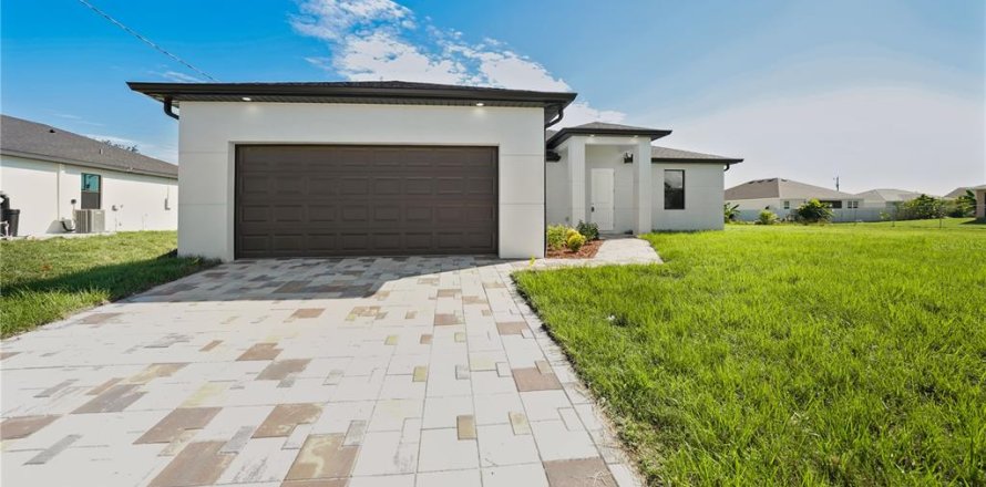 Villa ou maison à Cape Coral, Floride 4 chambres, 154.03 m2 № 2166302
