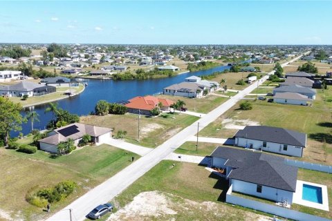 Villa ou maison à vendre à Cape Coral, Floride: 4 chambres, 154.03 m2 № 2166302 - photo 27