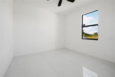 Villa ou maison à vendre à Cape Coral, Floride: 4 chambres, 154.03 m2 № 2166302 - photo 14