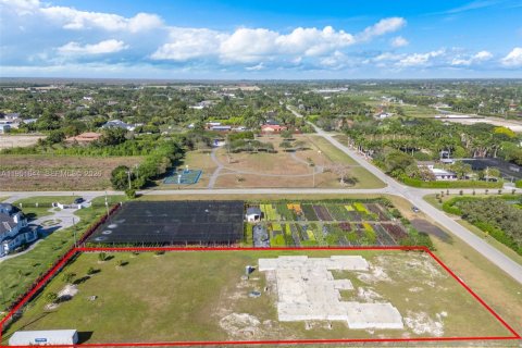 Villa ou maison à vendre à Homestead, Floride: 5 chambres № 2009484 - photo 11