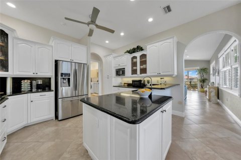 Condo in Punta Gorda, Florida, 3 bedrooms № 2209334 - photo 13