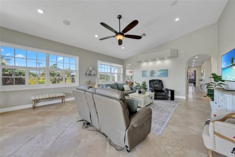 Condo in Punta Gorda, Florida, 3 bedrooms № 2209334 - photo 8
