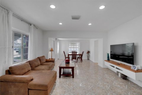 Villa ou maison à vendre à North Miami, Floride: 3 chambres, 129.04 m2 № 1922911 - photo 26