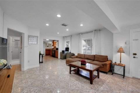 Villa ou maison à vendre à North Miami, Floride: 3 chambres, 129.04 m2 № 1922911 - photo 14