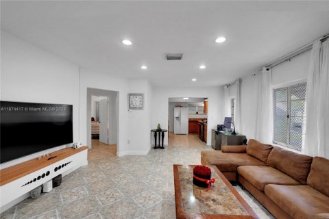 Villa ou maison à vendre à North Miami, Floride: 3 chambres, 129.04 m2 № 1922911 - photo 10