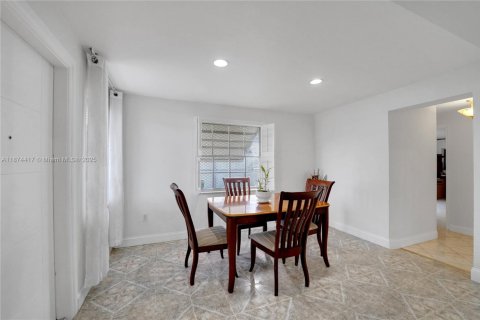 Villa ou maison à vendre à North Miami, Floride: 3 chambres, 129.04 m2 № 1922911 - photo 8