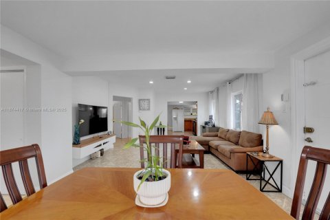 Villa ou maison à vendre à North Miami, Floride: 3 chambres, 129.04 m2 № 1922911 - photo 11