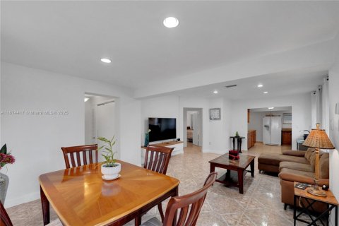 Villa ou maison à vendre à North Miami, Floride: 3 chambres, 129.04 m2 № 1922911 - photo 7
