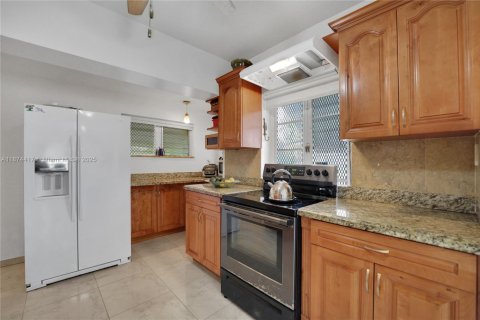 Villa ou maison à vendre à North Miami, Floride: 3 chambres, 129.04 m2 № 1922911 - photo 20