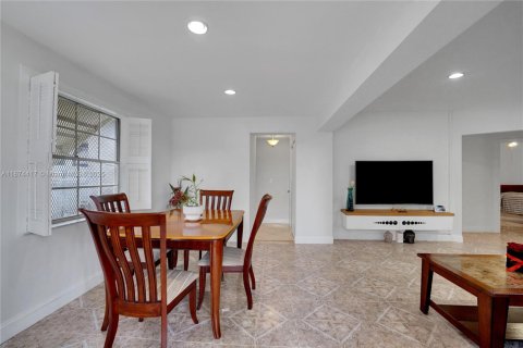 Villa ou maison à vendre à North Miami, Floride: 3 chambres, 129.04 m2 № 1922911 - photo 6