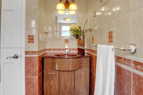 Villa ou maison à vendre à North Miami, Floride: 3 chambres, 129.04 m2 № 1922911 - photo 30