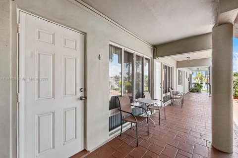 Condominio en venta en Pompano Beach, Florida, 1 dormitorio, 35.95 m2 № 1981184 - foto 5
