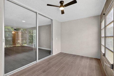 Condo in Delray Beach, Florida, 2 bedrooms  № 2078489 - photo 13