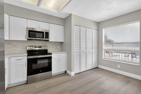 Condo à Delray Beach, Floride, 2 chambres  № 2078489