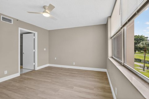 Condo in Delray Beach, Florida, 2 bedrooms  № 2078489 - photo 14