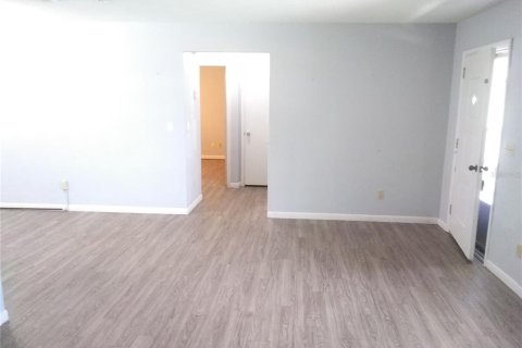 Villa ou maison à louer à Inverness, Floride: 2 chambres, 91.23 m2 № 1742571 - photo 2