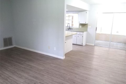 Villa ou maison à louer à Inverness, Floride: 2 chambres, 91.23 m2 № 1742571 - photo 4