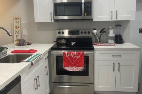 Condo in Coconut Creek, Florida, 1 bedroom  № 1854822 - photo 2