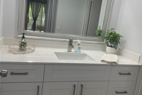 Condo in Coconut Creek, Florida, 1 bedroom  № 1854822 - photo 10