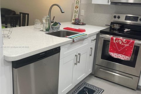 Condo in Coconut Creek, Florida, 1 bedroom  № 1854822 - photo 3