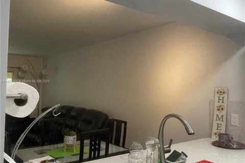 Condo in Coconut Creek, Florida, 1 bedroom  № 1854822 - photo 4