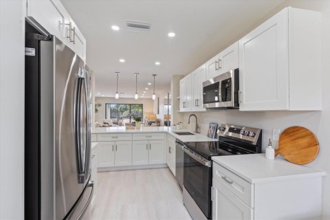Condo in Boynton Beach, Florida, 2 bedrooms  № 2086854 - photo 6
