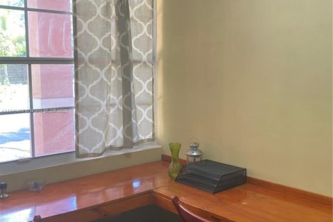 Villa ou maison à louer à North Miami, Floride: 1 chambre, 60.39 m2 № 1931674 - photo 6