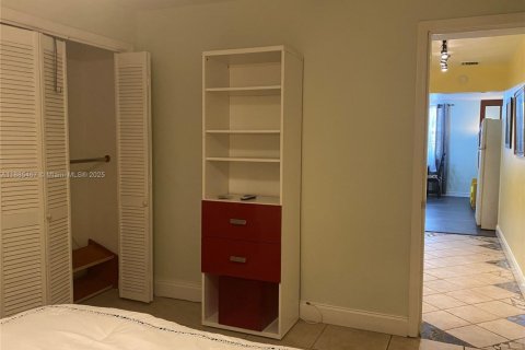 Villa ou maison à louer à North Miami, Floride: 1 chambre, 60.39 m2 № 1931674 - photo 11