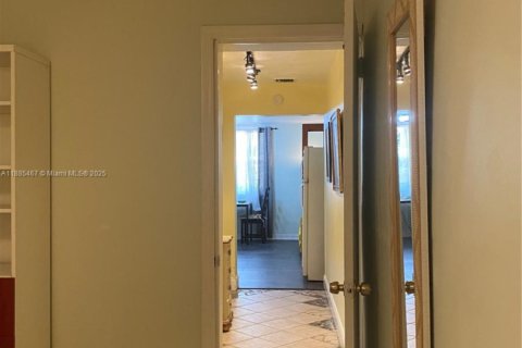 Villa ou maison à louer à North Miami, Floride: 1 chambre, 60.39 m2 № 1931674 - photo 12
