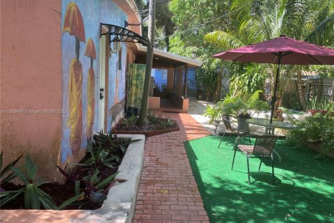 Villa ou maison à louer à North Miami, Floride: 1 chambre, 60.39 m2 № 1931674 - photo 2