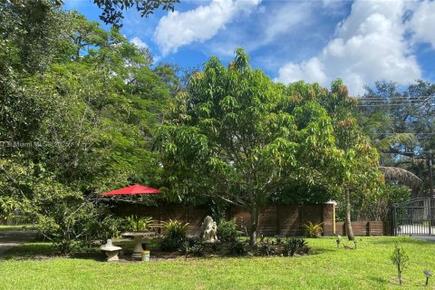 Villa ou maison à louer à North Miami, Floride: 1 chambre, 60.39 m2 № 1931674 - photo 13