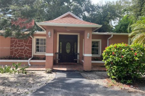 Villa ou maison à louer à North Miami, Floride: 1 chambre, 60.39 m2 № 1931674 - photo 1