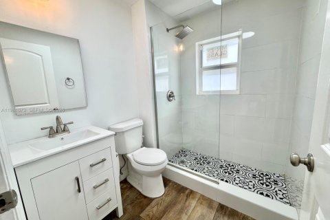 House in Miami, Florida 3 bedrooms, 83.61 sq.m. № 2043013 - photo 18