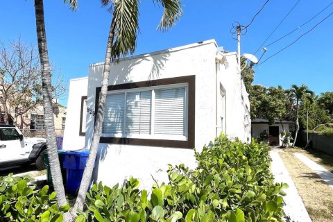 House in Miami, Florida 3 bedrooms, 83.61 sq.m. № 2043013 - photo 3