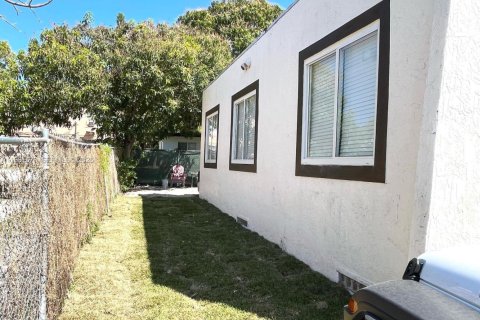 House in Miami, Florida 3 bedrooms, 83.61 sq.m. № 2043013 - photo 5