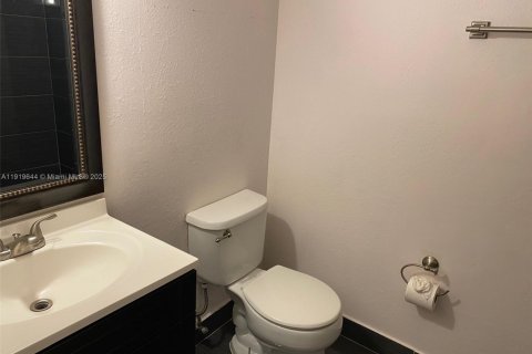 Купить таунхаус в Тамарак, Флорида 3 спальни, 151.15м2, № 1974925 - фото 16