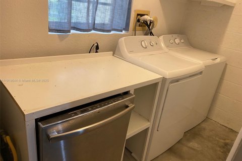 Купить таунхаус в Тамарак, Флорида 3 спальни, 151.15м2, № 1974925 - фото 18