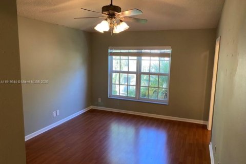 Купить таунхаус в Тамарак, Флорида 3 спальни, 151.15м2, № 1974925 - фото 9