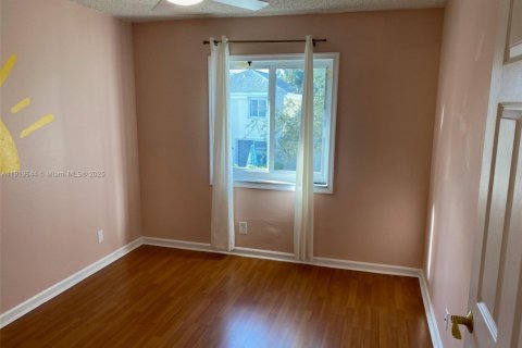 Купить таунхаус в Тамарак, Флорида 3 спальни, 151.15м2, № 1974925 - фото 14