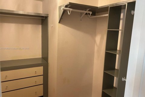 Купить таунхаус в Тамарак, Флорида 3 спальни, 151.15м2, № 1974925 - фото 11