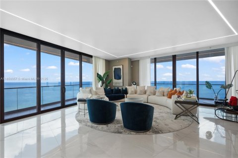 Copropriété à vendre à Sunny Isles Beach, Floride: 4 chambres, 288.83 m2 № 1857358 - photo 1