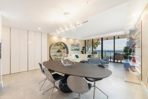 Condo in Palm Beach Shores, Florida, 2 bedrooms № 2087661 - photo 8
