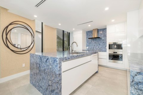 Condo in Palm Beach Shores, Florida, 2 bedrooms № 2087661 - photo 10