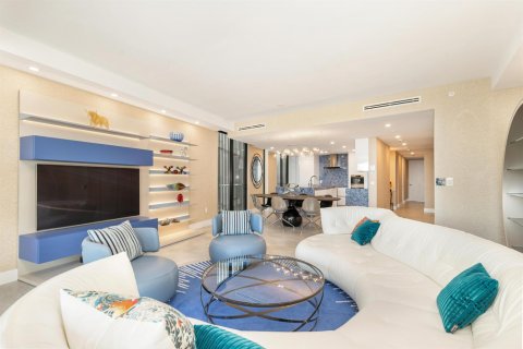 Condo in Palm Beach Shores, Florida, 2 bedrooms № 2087661 - photo 7