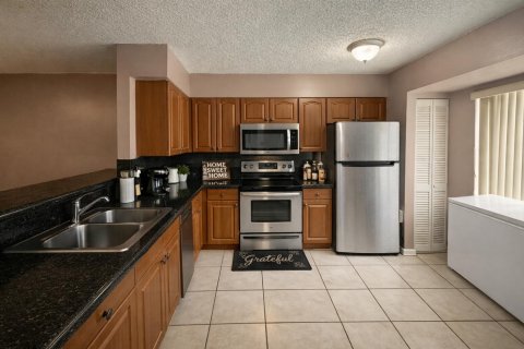 Townhouse in West Palm Beach, Florida 3 bedrooms, 125.23 sq.m. № 2178956 - photo 13