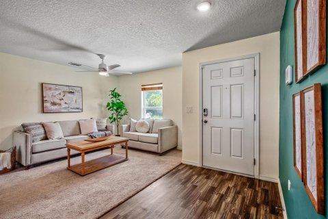 Villa ou maison à louer à Palm Bay, Floride: 3 chambres, 113.43 m2 № 2401736 - photo 4