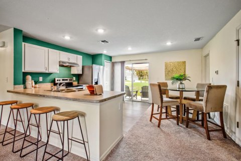 Villa ou maison à louer à Palm Bay, Floride: 3 chambres, 113.43 m2 № 2401736 - photo 6