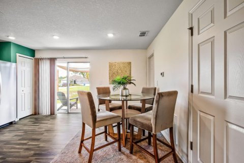 Villa ou maison à louer à Palm Bay, Floride: 3 chambres, 113.43 m2 № 2401736 - photo 8